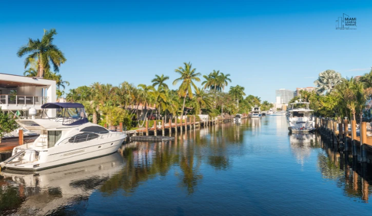 Luxury waterfront homes and yachts in Fort Lauderdale FL